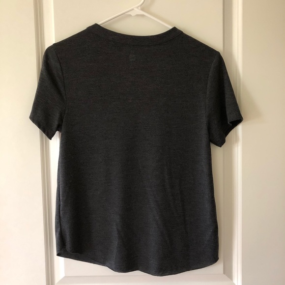 Gray cutout choker T-shirt - Picture 4 of 8